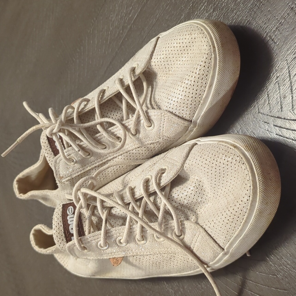 Lamo Women's Beige Sneakers